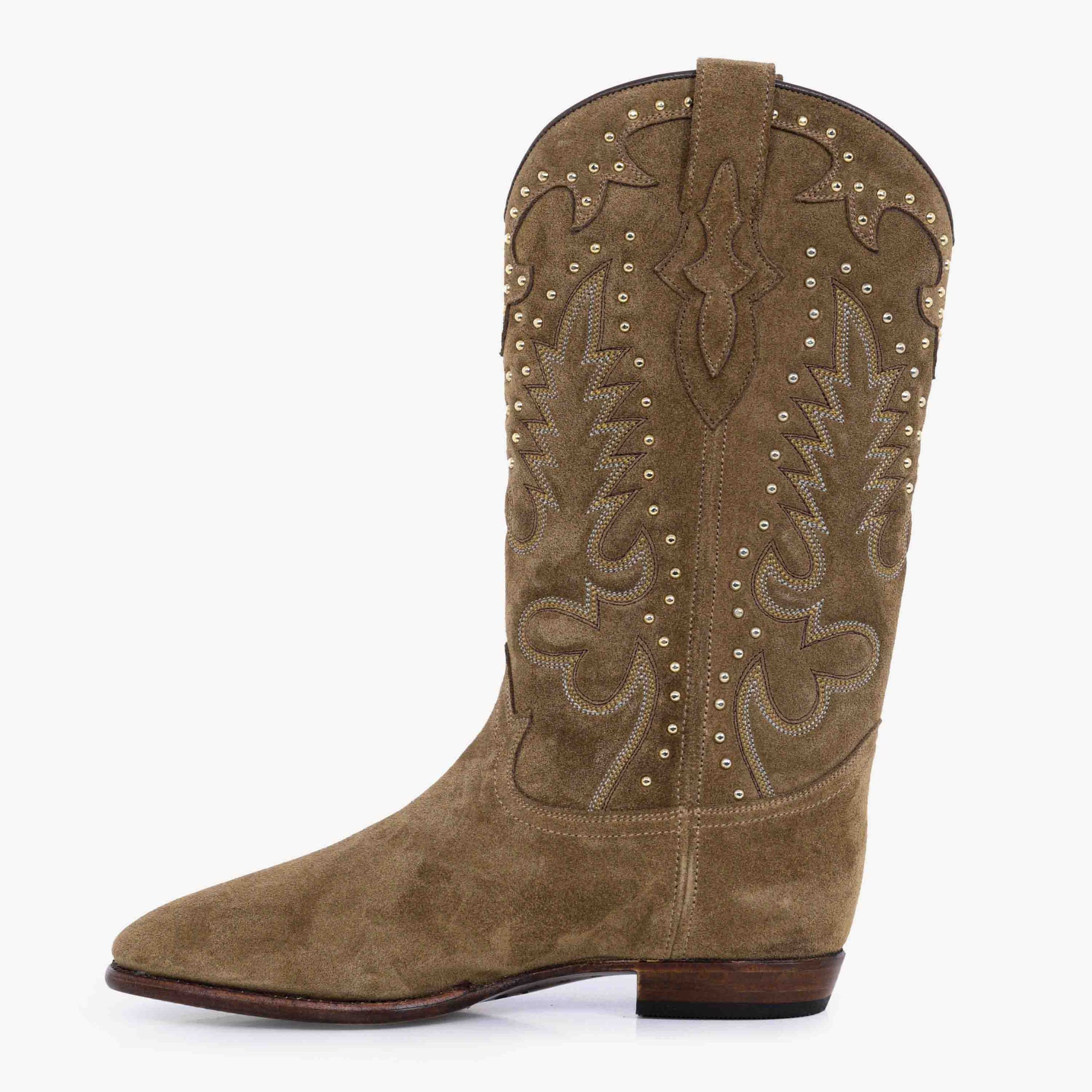 Midnight Studs Chestnut