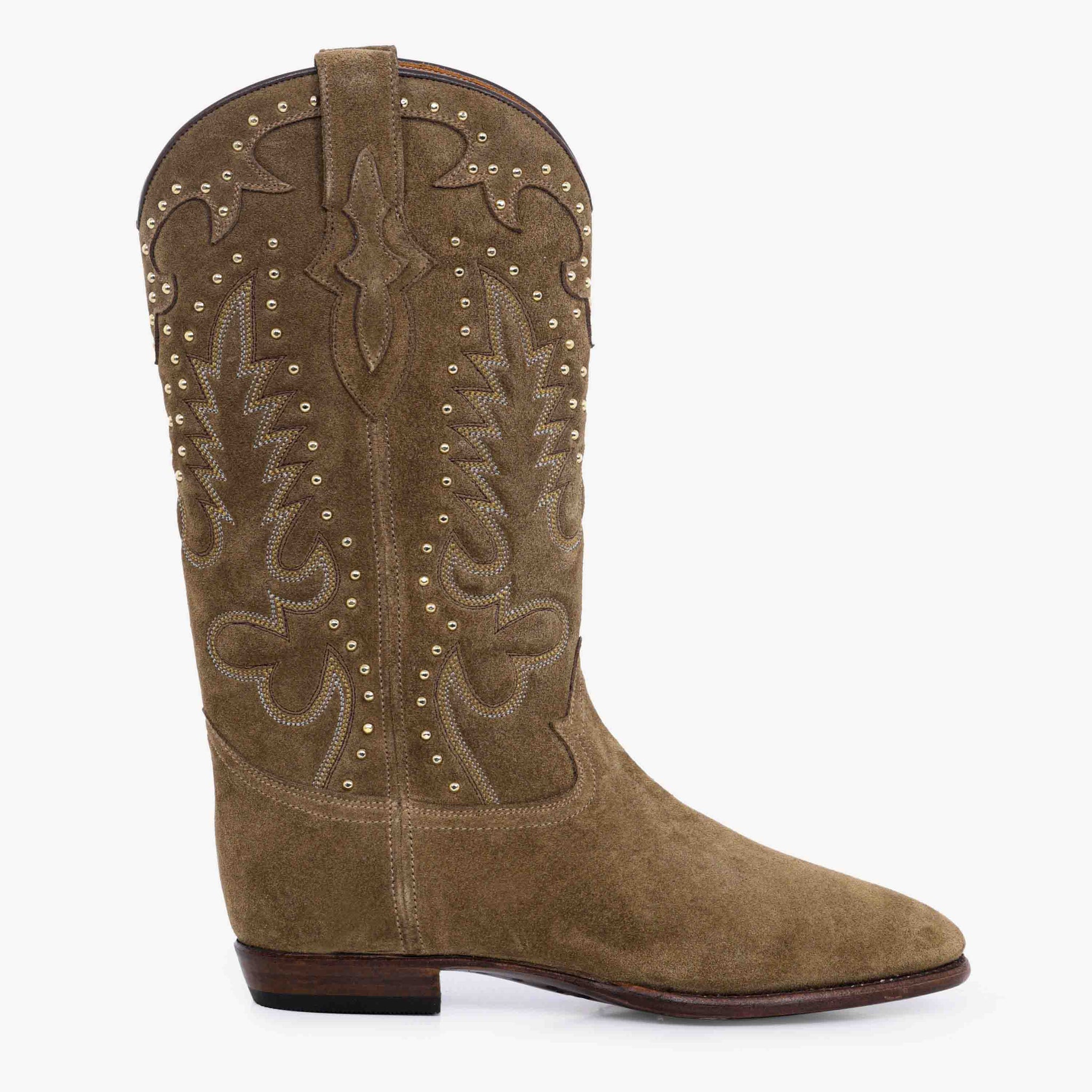 Midnight Studs Chestnut