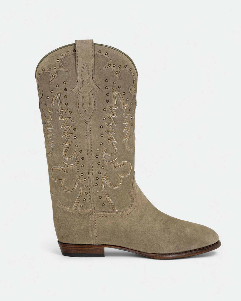 Midnight Studs Safari