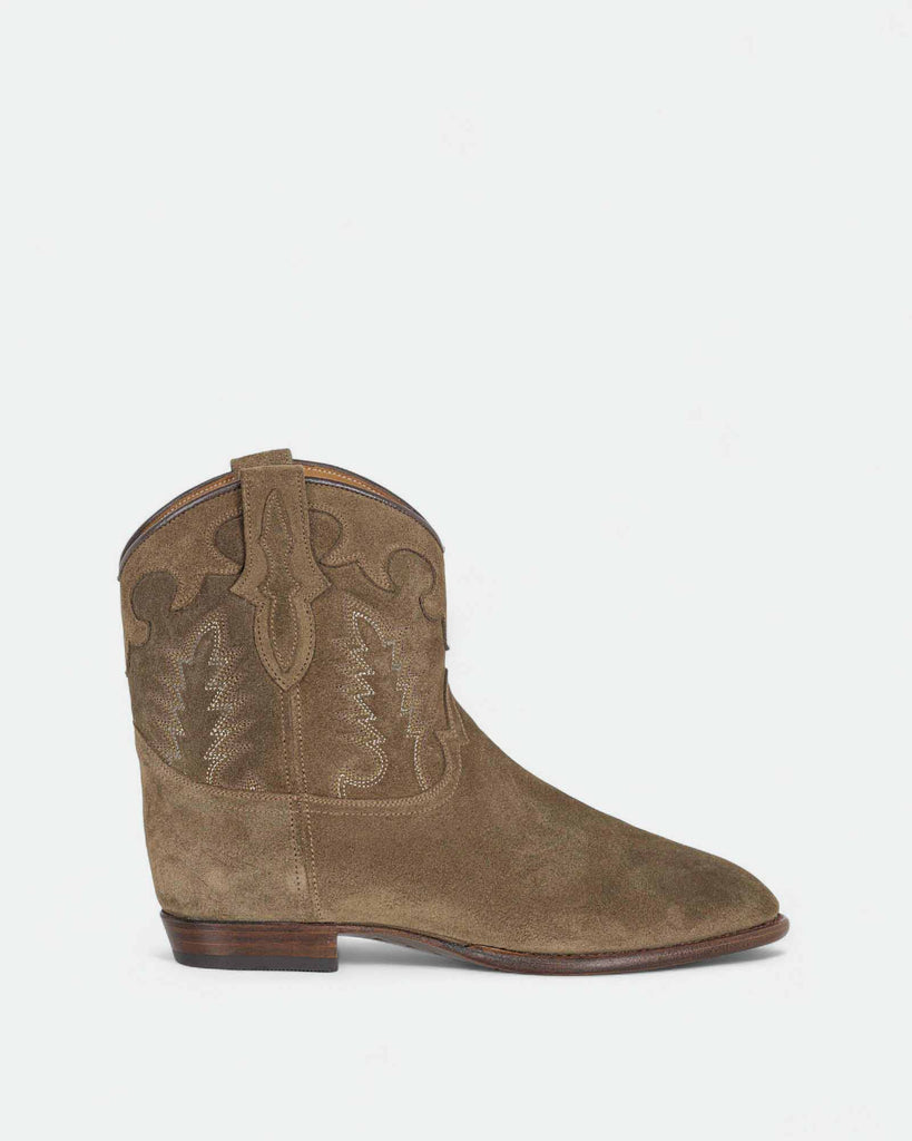 Early Midnight Chestnut