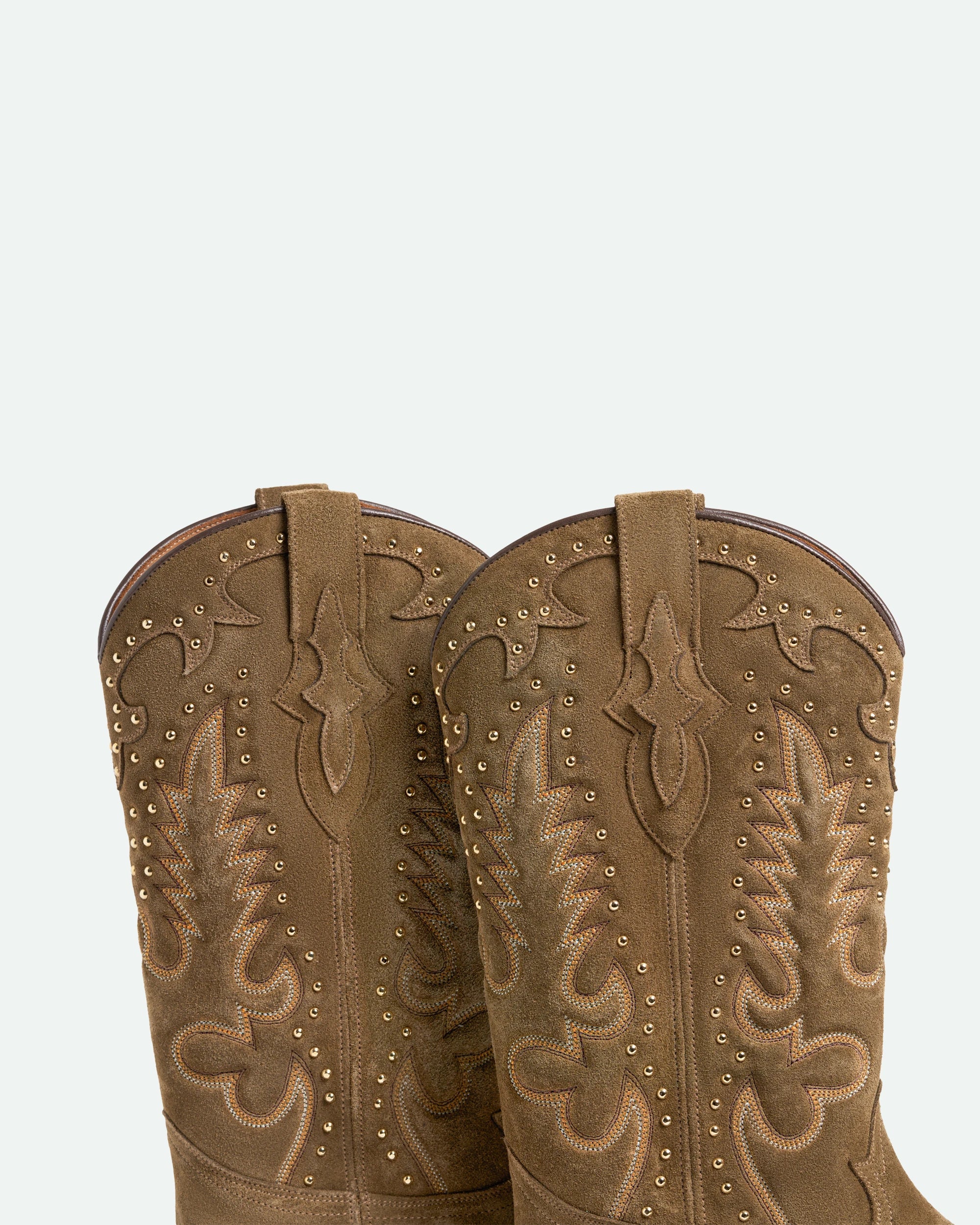Midnight Studs Chestnut